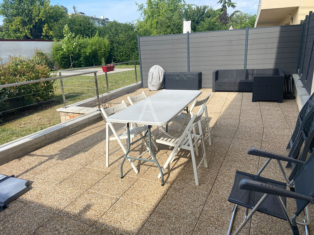CHELLES - 2 PIECES DANS RESIDENCE RECENTE