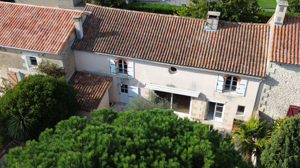Vente Maison VOUILLE - LONGERE - 174m2 - BEAUX VOLUMES - AU CALME Vouille