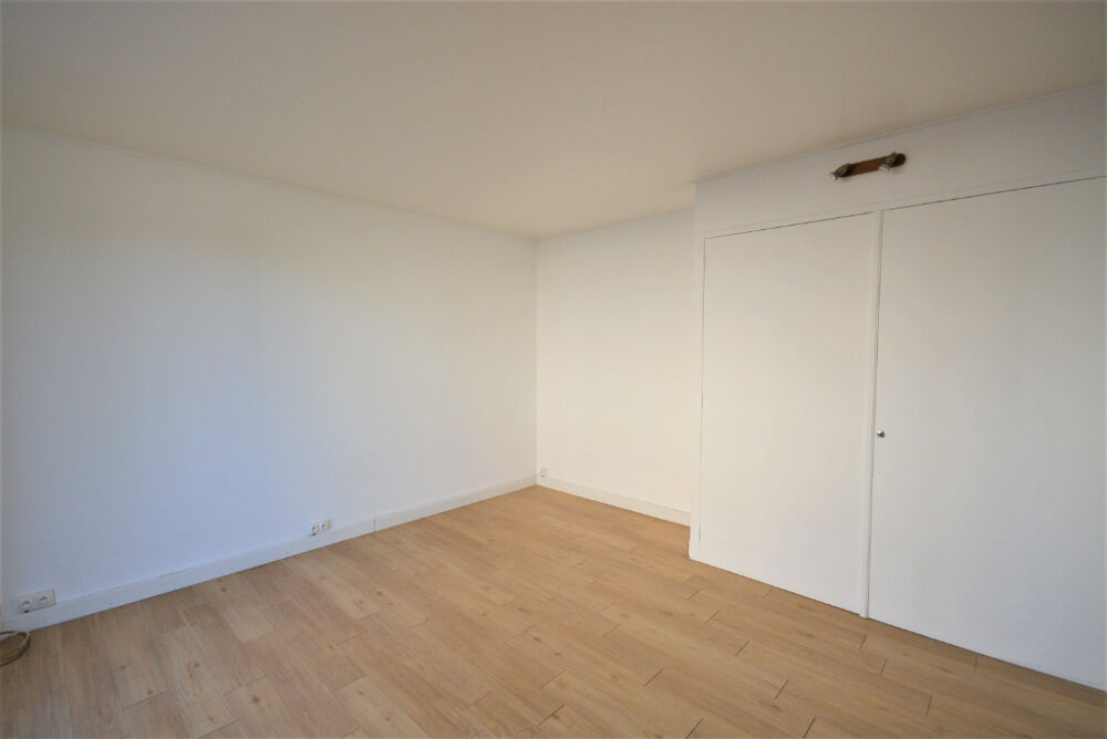 Location Appartement RUEIL - STUDIO RDC - 1 pice - 26.73 m - RER A Rueil malmaison