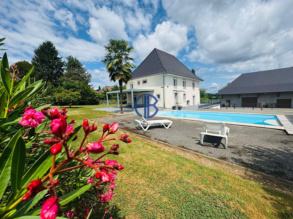 Superbe maison 8 pièces climatisée avec piscine, salon d'été climatisé et dépendances