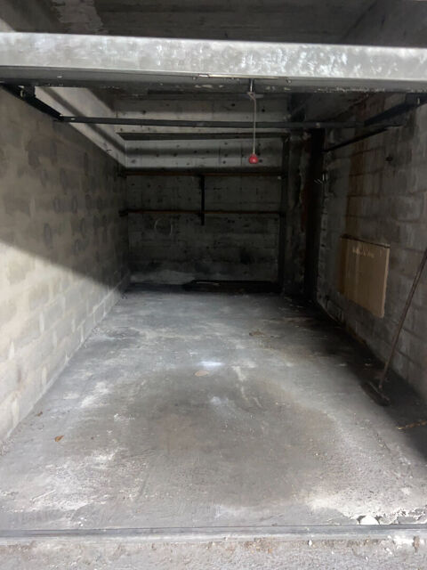  Parking / Garage � louer 