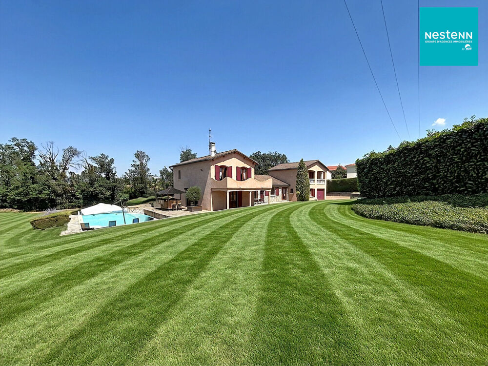 Maison familiale de 190 m2 / 3 Chambres 42170 SAINT-RAMBERT avec parc de 3789m2 et piscine