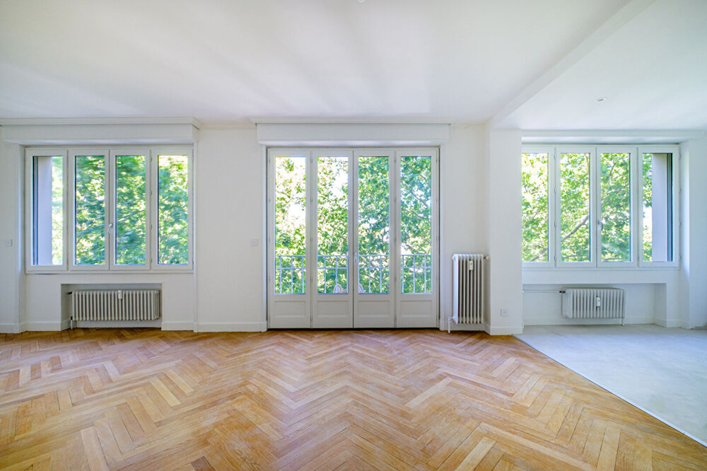 Vente Appartement Vente appartement T5, fraichement rénové, balcon, sans vis à vis - quartier Saxe Lyon 3