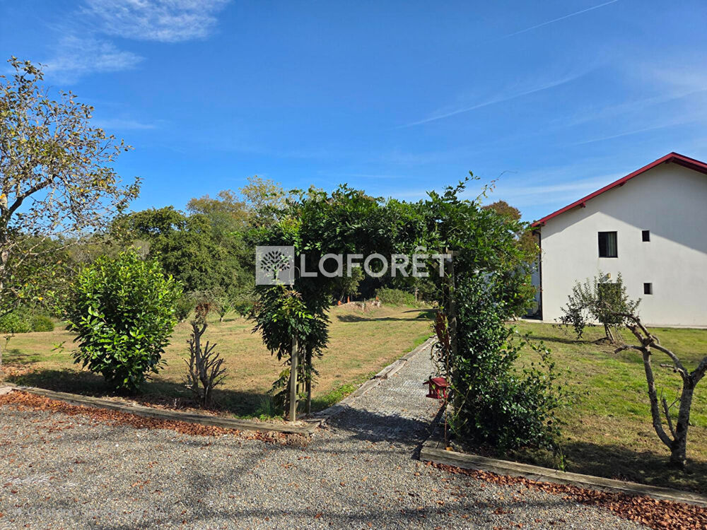 � vendre  Maison Saint-Jean-de-Marsacq (40230)