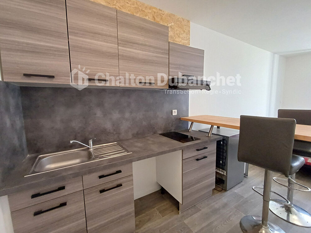 Location Appartement ROANNE, Appartement de 21 m SEMI-MEUBLE Roanne