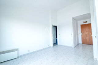  Appartement à louer 3 pièces 55 m²