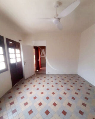  Appartement à louer 4 pièces 81 m²