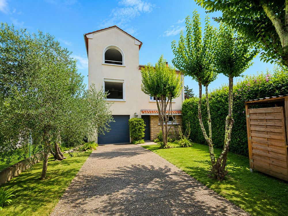 Vente Maison Maison familiale avec jardin, garage et terrasse a pied de toutes les commodités Perigueux