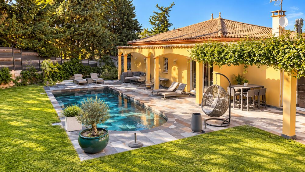 Vente Maison Villa avec Piscine et Vue sur la Cathédrale Beziers