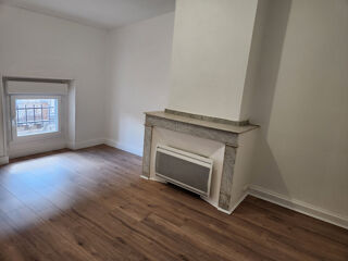  Appartement à louer 4 pièces 75 m²