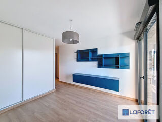  Appartement à louer 4 pièces 102 m²