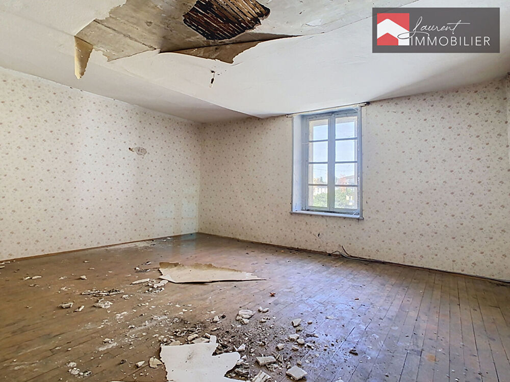 Cuisery - Maison de ville à rénover - Fort potentiel d'investissement !