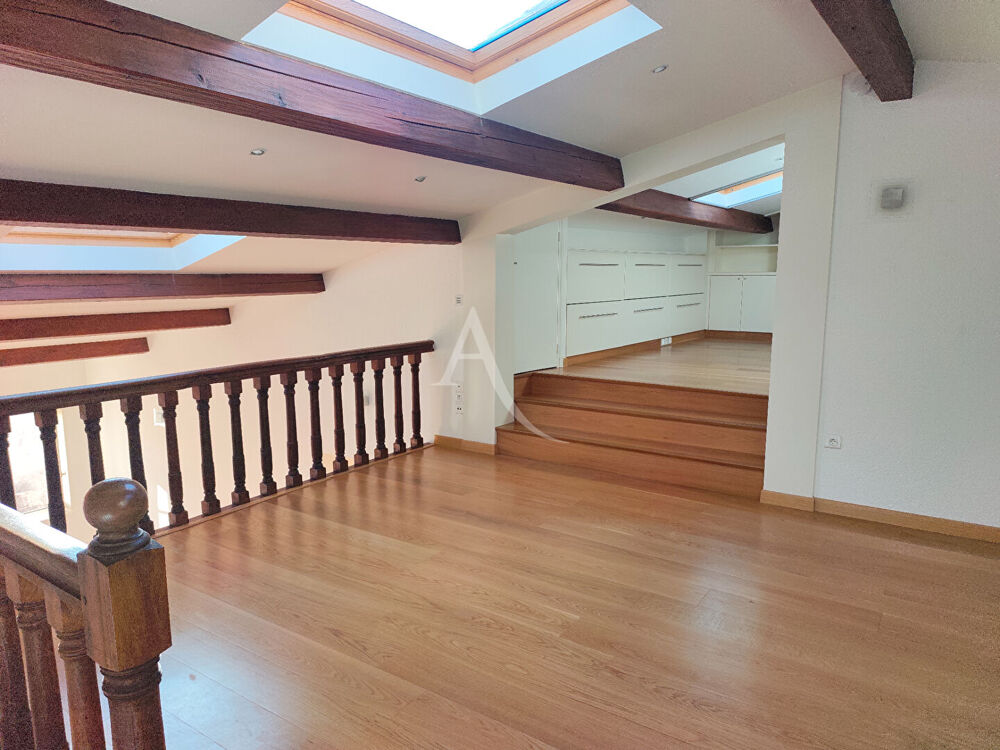 Vente Appartement Appartement atypique au coeur du centre historique avec stationnement privatif Saintes