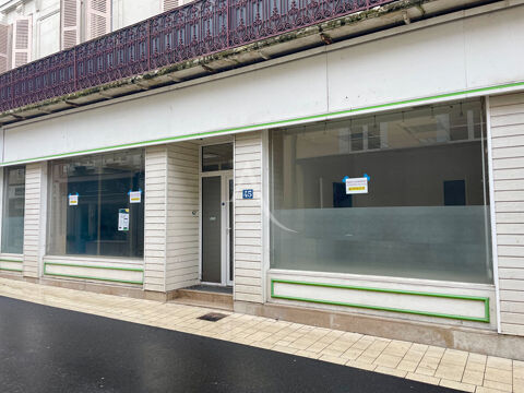 Local commercial Segre En Anjou Bleu 97.95 m2 790 49500 Segre en anjou bleu