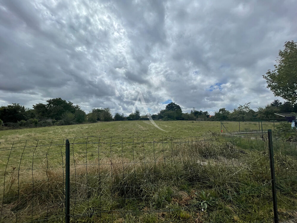 Vente Terrain Grand terrain constructible à 10 min de Fontenay le comte Petosse