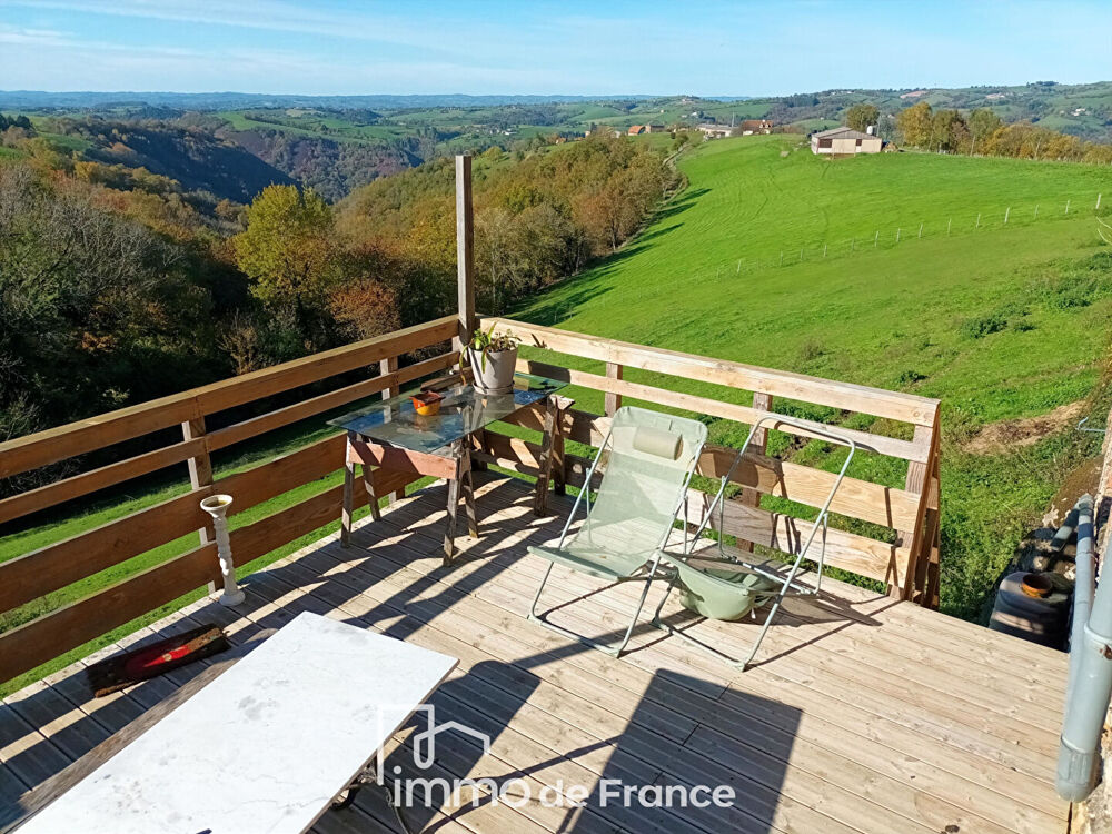 15 Km CONQUES- BEAU CORPS DE FERME -140 m2-1,6 Ha-
