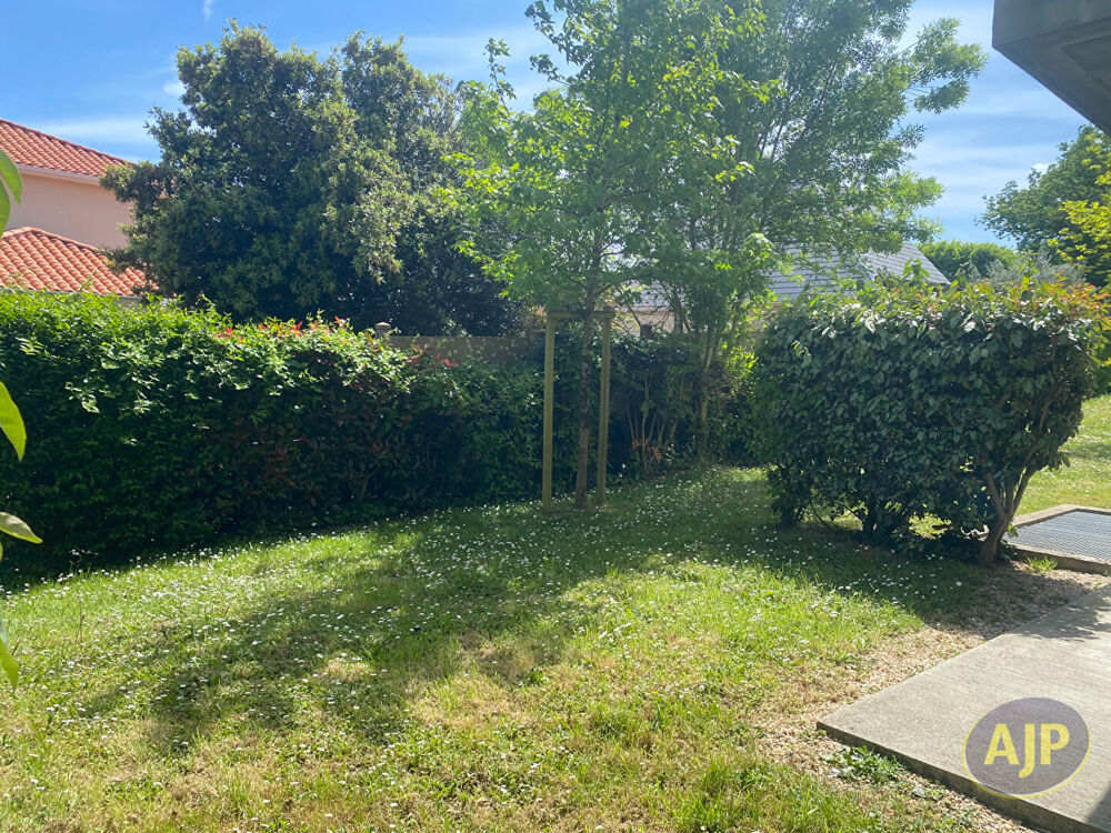 T2 Rez-de-jardin et au calme!