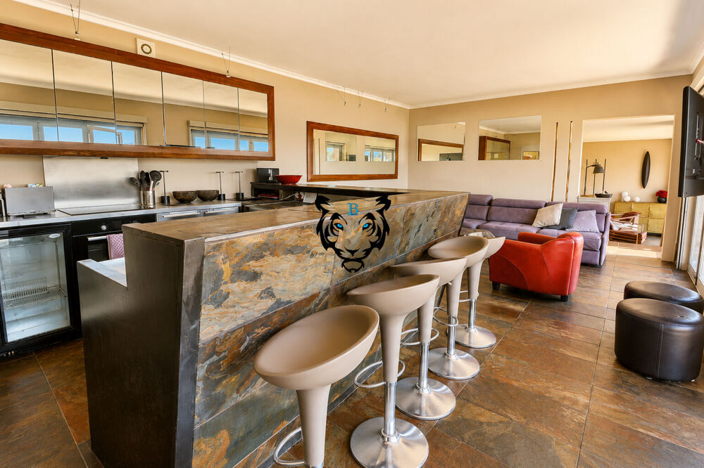 Villa d'exception pieds dans l'eau - Vue mer imprenable