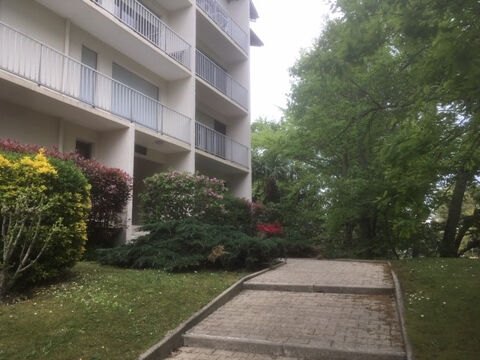   Appartement T2 bis de 80 m� Appartement - 3 pi�ce(s) - 80 m�