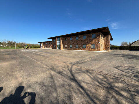 Bureaux Mennecy 2385 m2 300000 91540 Mennecy