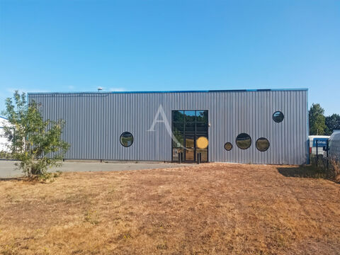 A PONT HABERT SALLERTAINE, A LOUER Local commercial 174 m&sup2; 2100 85300 Sallertaine