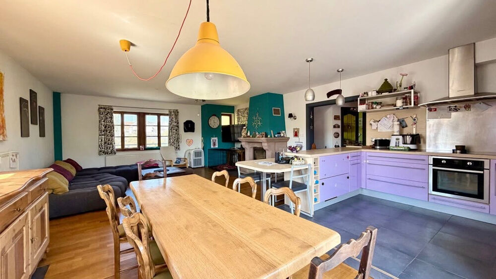 Maison individuelle 220 m² sur 28 ARES de terrain Au fond d'une impasse