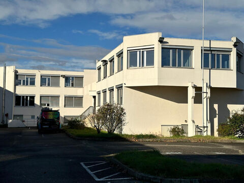 &Eacute;TAGE COMPLET DE BUREAUX CLOISONN&Eacute;S , ENVIRON 770 m&sup2;  AU 1ER ETAGE - acc&egrave;s PMR - PARKING PRIV&Eacute; 1399320 69680 Chassieu