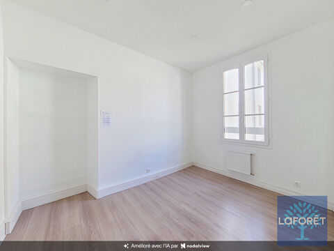   BUREAUX EN COUR DE VILLE D'ARPAJON 