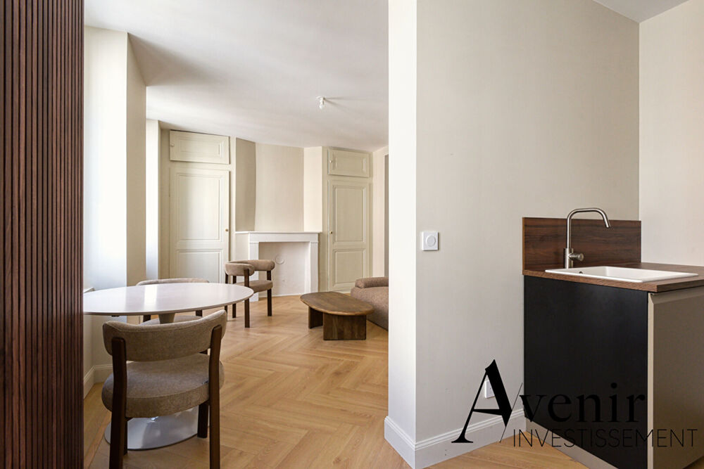 Appartement rénové par architecte proche place Maréchal Lyautey