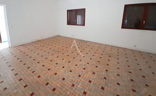  Maison  vendre 6 pices 208 m