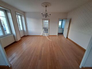  Appartement à louer 4 pièces 127 m²