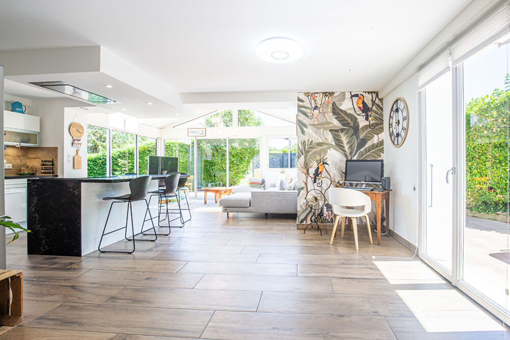 AGENCE IMMOBILIERE LAFORET - EXCLUSIVITE - "LAVANDE" - MAISON INDIVIDUELLE de 126,70m² - SOUS-SOL COMPLET 48,07m² - DPE C - TER