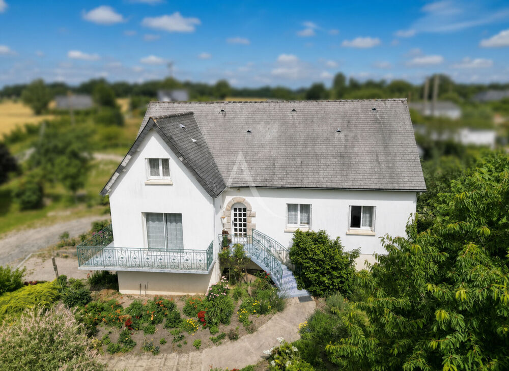 Maison 7 pièces 177 m² · à Saint Baudelle · 177 m² · 196 900 €