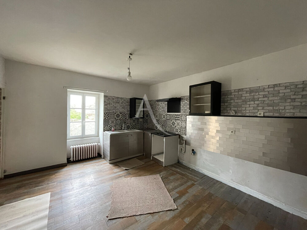 Location Appartement Appartement FONTENAY LE COMTE - 4 pièce(s) - 207 m2 Fontenay le comte