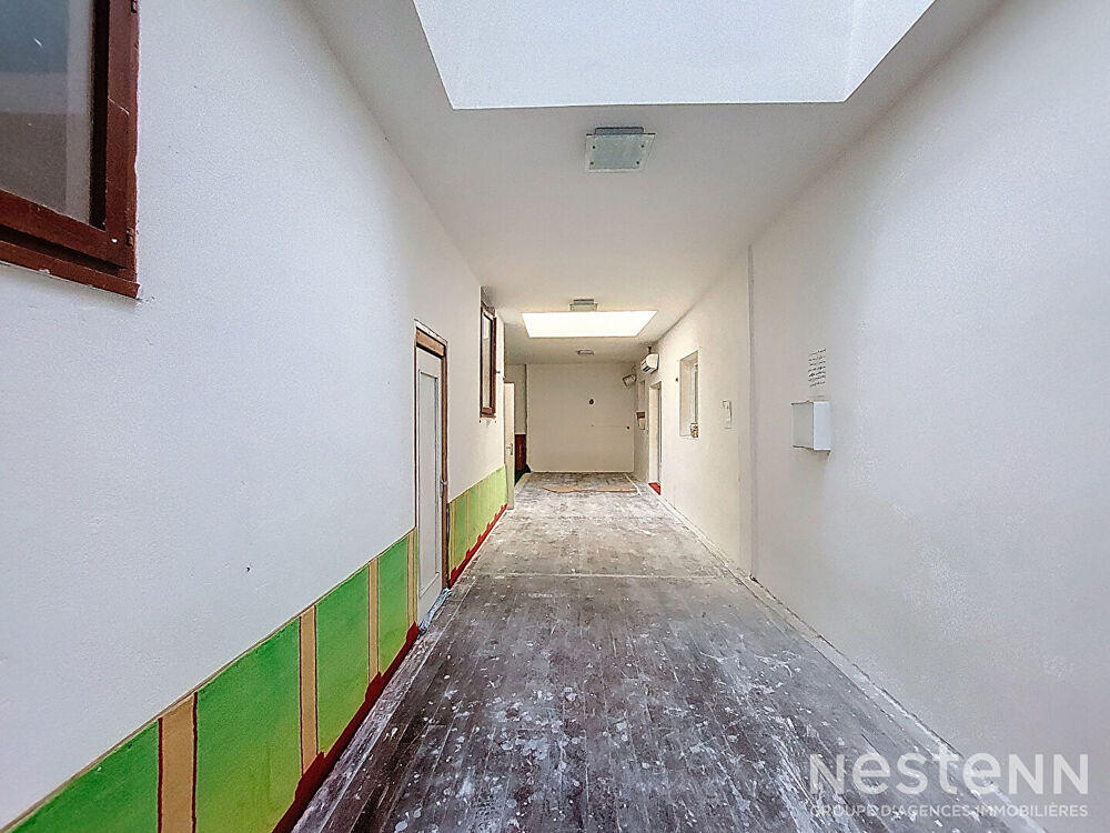   À vendre, bâtiment de plain-pied de 220 m² au coeur du centre-ville historique de Condom, à proximité immédiate des commodités à Condom