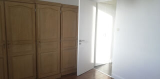  Appartement à louer 3 pièces 65 m²