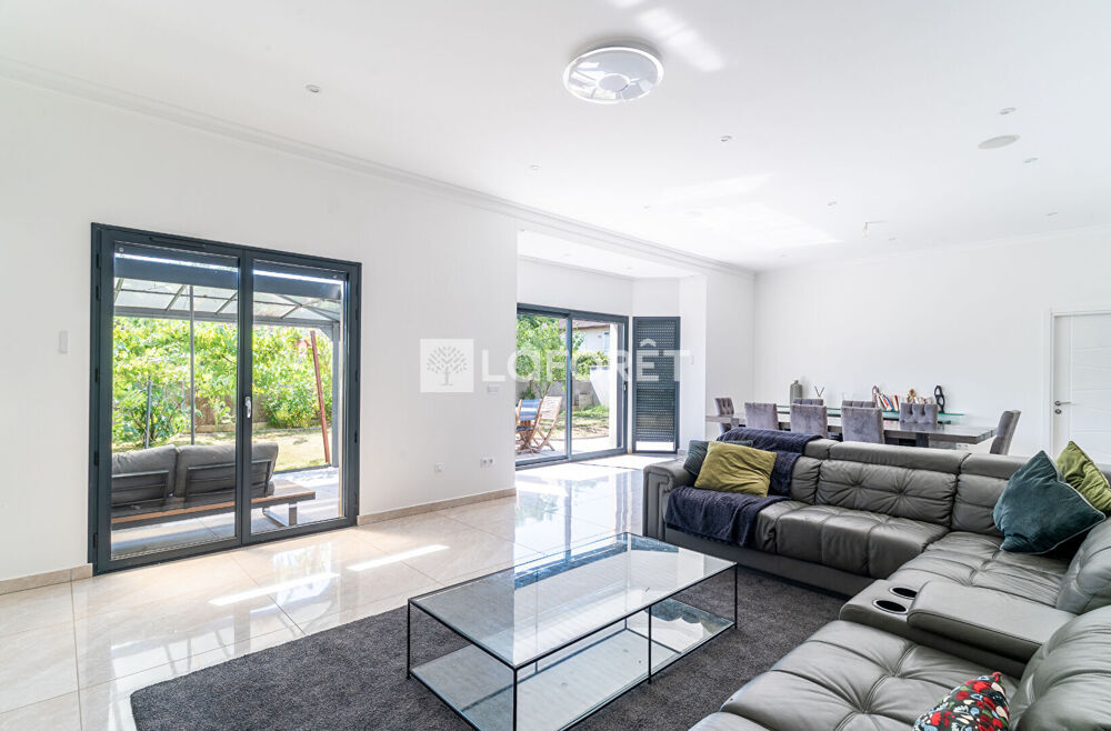 Vente Maison Maison contemporaine de plus de 200m2 - 8 pièces - 6 chambres - DPE A Aubergenville