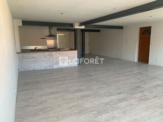  Appartement à louer 3 pièces 101 m²