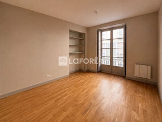  Appartement à louer 3 pièces 78 m²