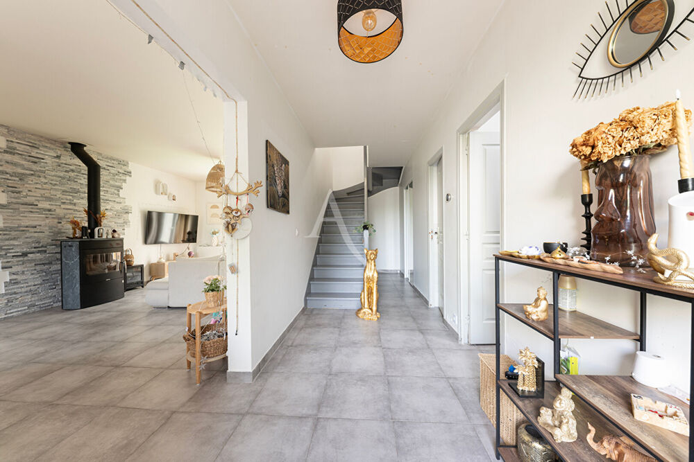 Maison Vaires Sur Marne 5 pièce(s) 147 m2