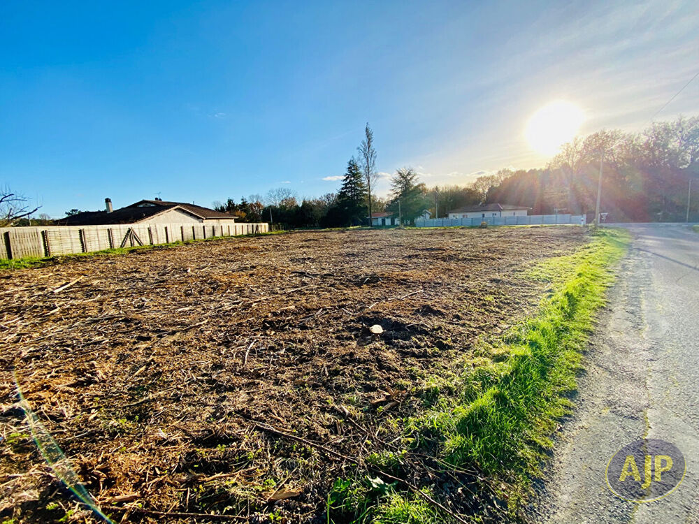 Vente Terrain Terrain à bâtir Saint Germain D'Esteuil 1052 m2 Saint germain d esteuil
