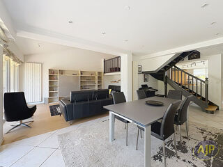  Maison � vendre 6 pi�ces 205 m�