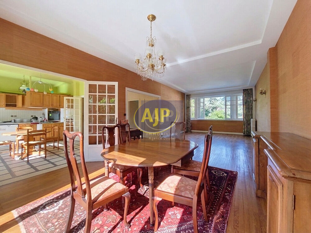 Maison 8 pièce(s) 216 m2