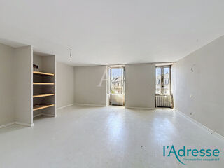  Immeuble à vendre 15 + pièces 290 m²