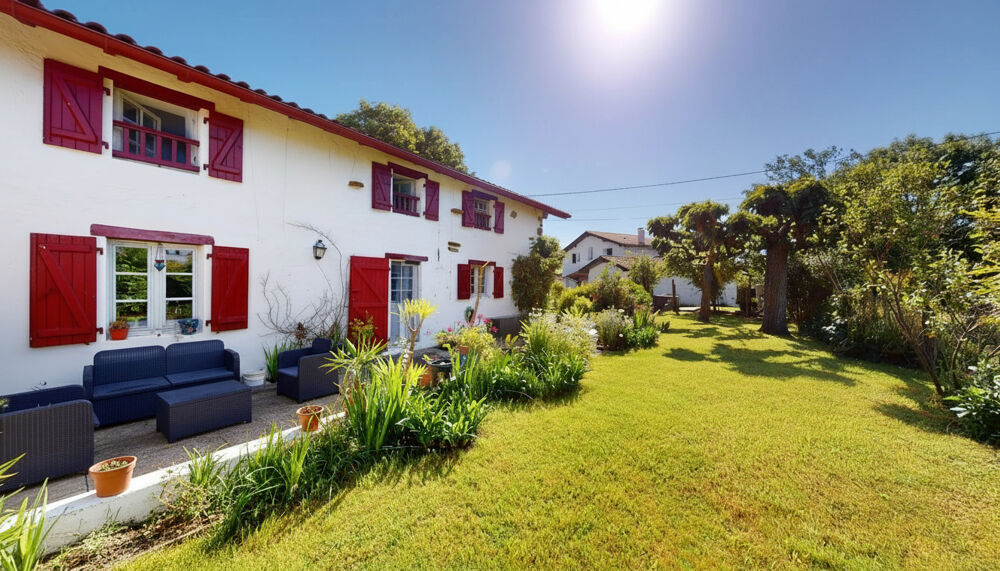 à vendre  Maison Larressore (64480)