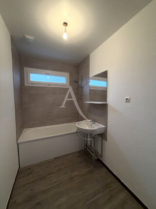  Maison à louer 4 pièces 103 m²