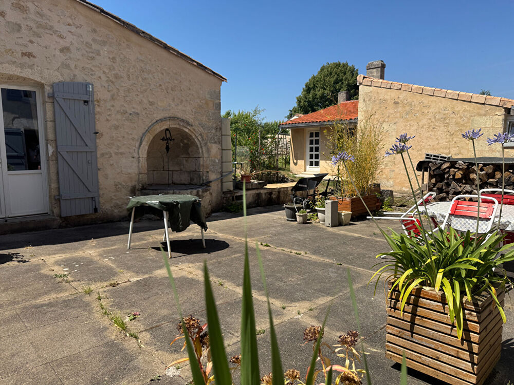 Vente Maison Charmante maison de caractère en pierres de 220m2 - Blaye centre Blaye