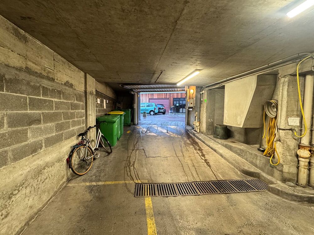Vente Parking/Garage Parking en sous-sol - petite citadine ou deux roues Paris 12