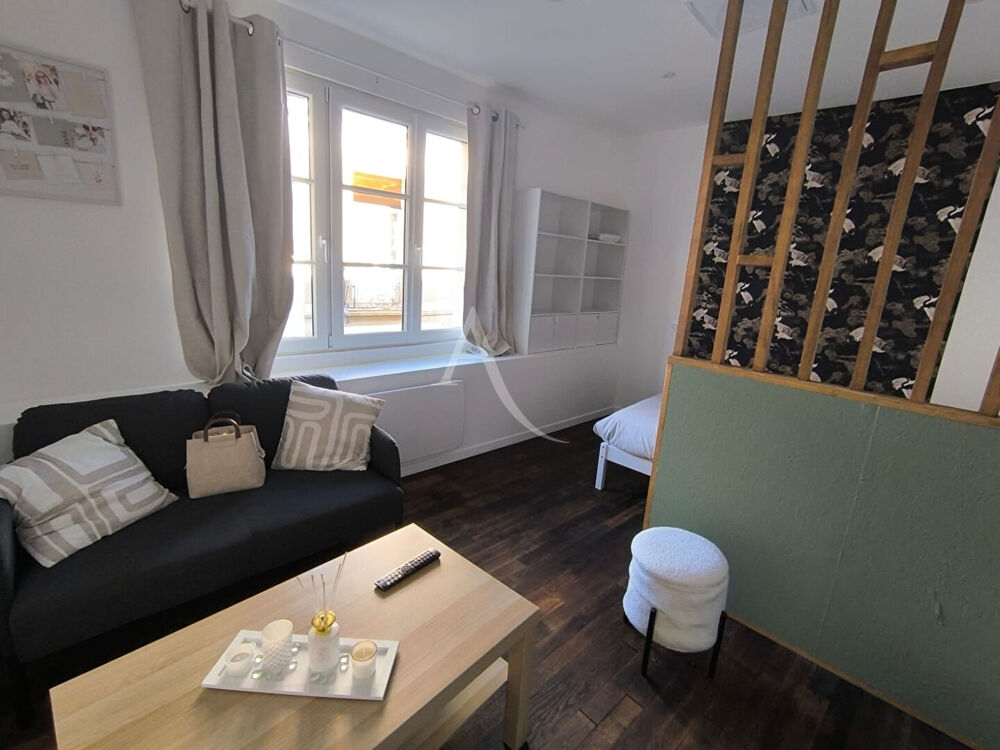 APPARTEMENT MEUBLE - CENTRE-VILLE - CHATEAU-GONTIER