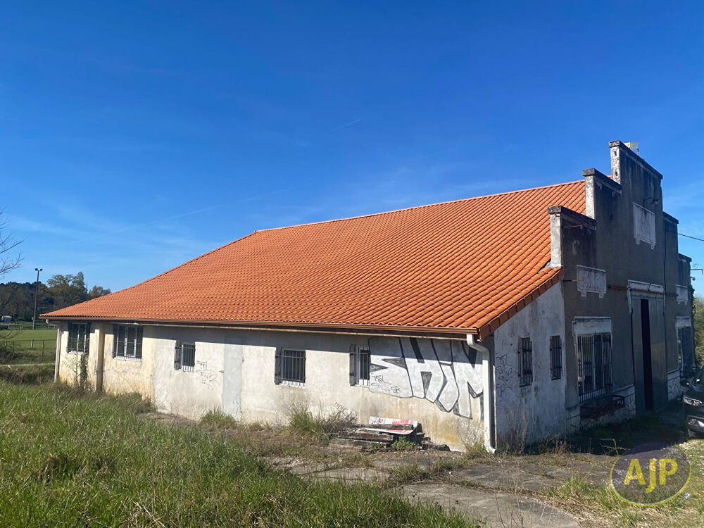 Laruscade 1 pièce(s) 300 m2